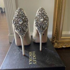 Crystal back Badgley Mischka open toe satin heels worn once size 7